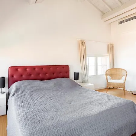 Daire Wave's Glass Industrial Loft In Old Murano *