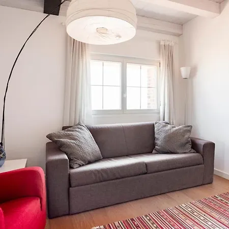 Wave's Glass Industrial Loft In Old Murano