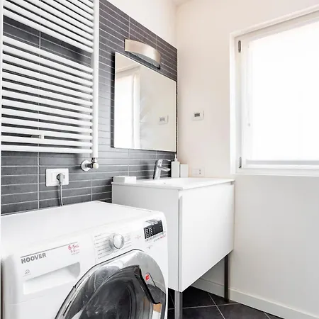 Wave's Glass Industrial Loft In Old Murano Apartment Venedig