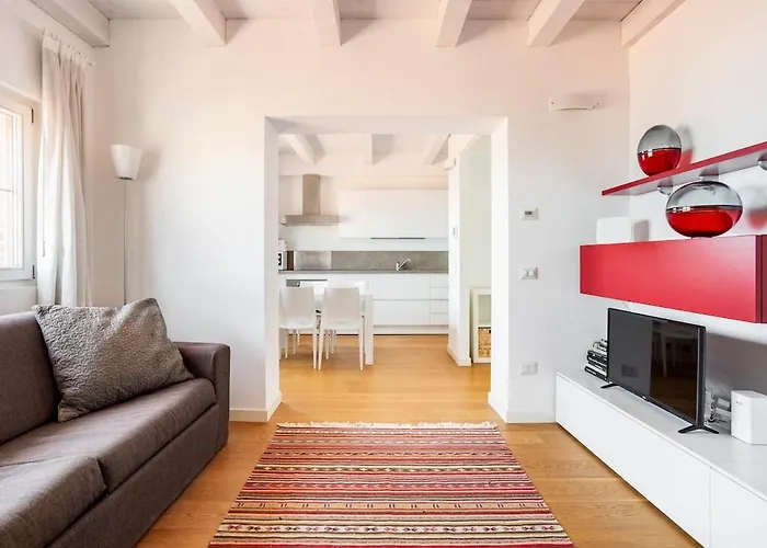 Wave's Glass Industrial Loft In Old Murano