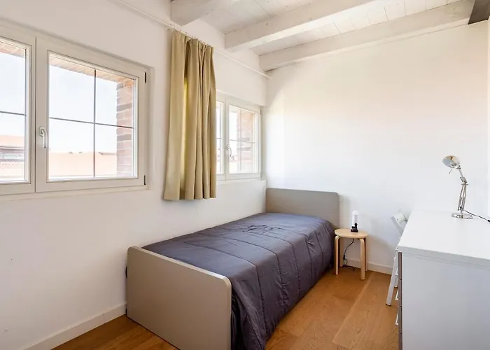 Apartment Wave's Glass Industrial Loft In Old Murano *